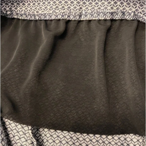 Dana Buchman Knit Tummy Control Pull On Ankle Dress Pants Geo Cubes Size S - Picture 7 of 12